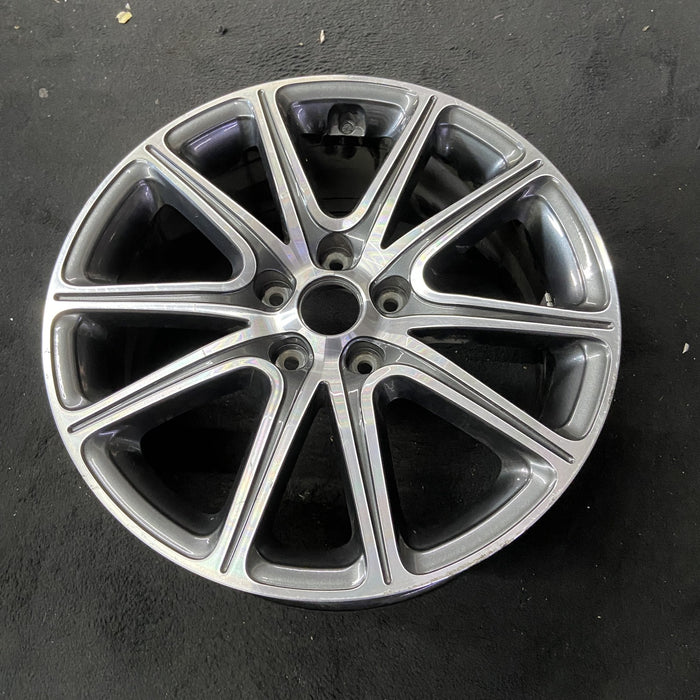 18" SOUL 17-19 gasoline model, 18x7.5 , 10 spoke Original OEM Wheel Rim - Close-Up Detail