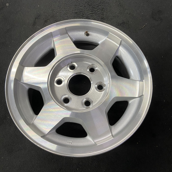 16" SAVANA 1500 VAN 05-08 16x7, Original OEM Wheel Rim - Close-Up Detail