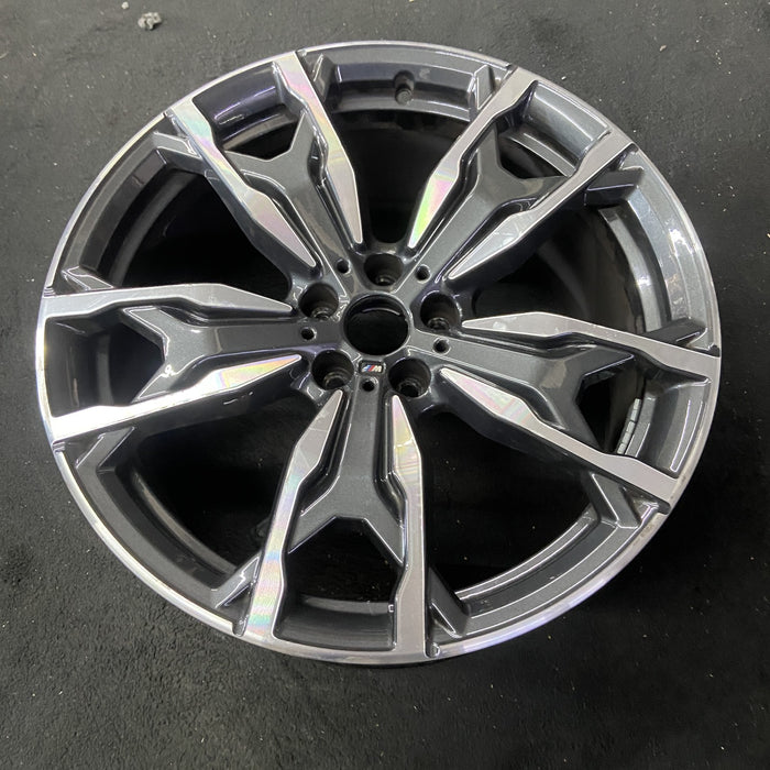20" BMW X3 19-20 20x9.5 , 5 spoke, double spoke Original OEM Wheel Rim - Close-Up Detail