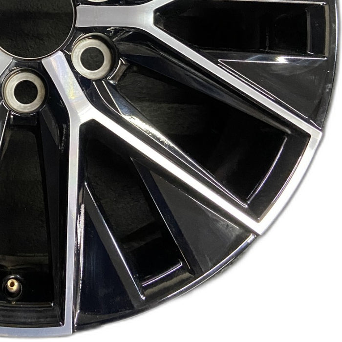 20" GX550 24 20x7.5 alloy machined black Original OEM Wheel Rim - Close-Up Detail
