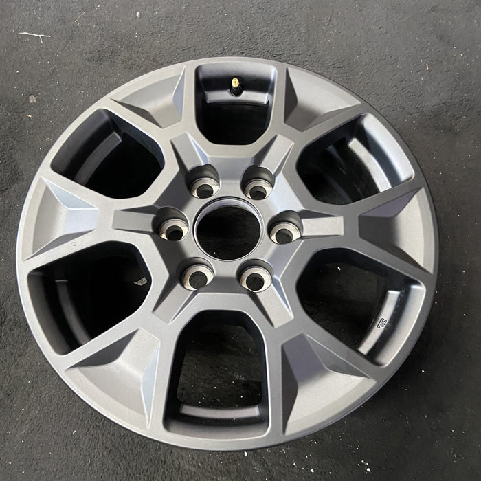 18" GX550 24-25 18x7.5 Original OEM Wheel Rim - Close-Up Detail