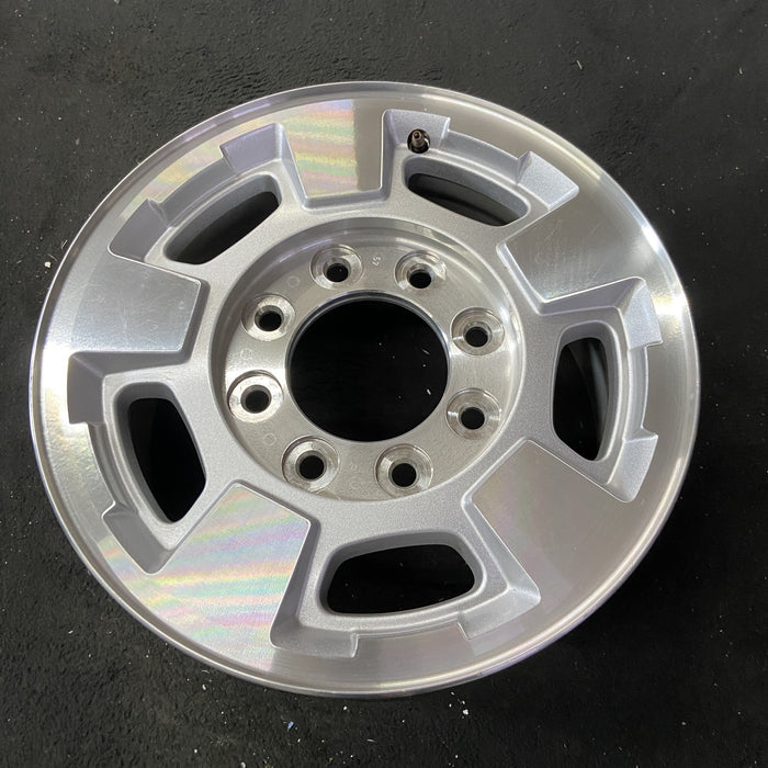 17" SIERRA 2500 PICKUP 11-13 17x7.5, aluminum Original OEM Wheel Rim - Close-Up Detail