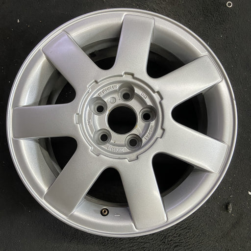 15" GOLF 97-98 15x6.5 , 7 spoke Original OEM Wheel Rim - Angle View
