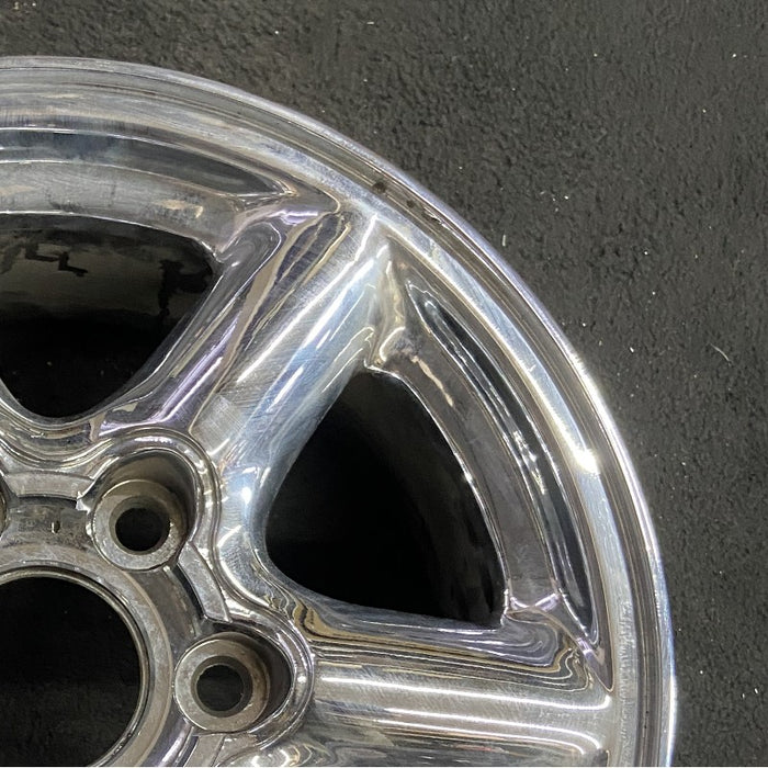 16" YUKON 99 16x7 Denali aluminum Original OEM Wheel Rim - Close-Up Detail
