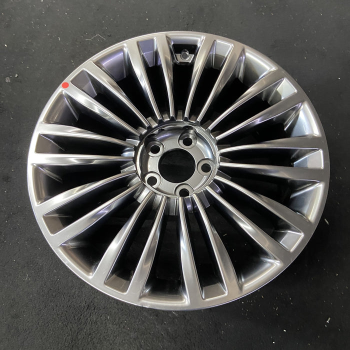 19" K900 19-20 , 19x8.5 Original OEM Wheel Rim - Close-Up Detail
