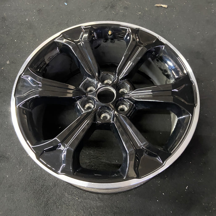 22" EXPEDITION 22-24 22x9.5, 6 spoke, black Original OEM Wheel Rim - Close-Up Detail
