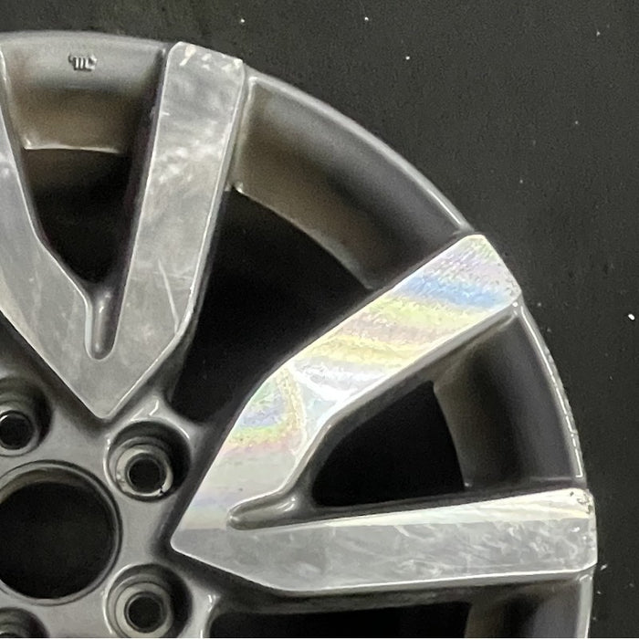 18" PILOT 19 18x8 alloy 5 V spoke factory installed w/machined face Original - Close-Up Detail