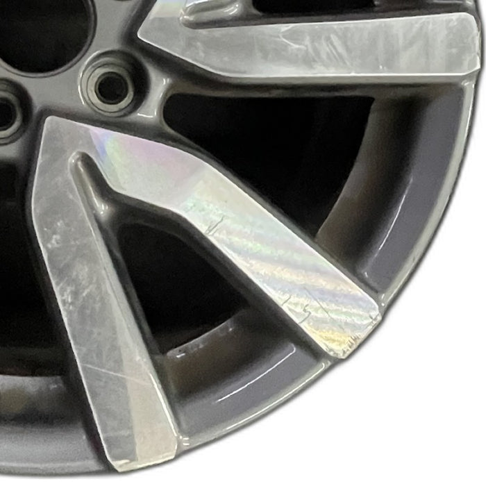 18" PILOT 19 18x8 alloy 5 V spoke factory installed w/machined face Original - Close-Up Detail