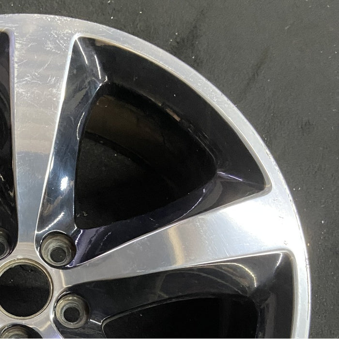 20" Original OEM Wheel Rim - Close-Up Detail
