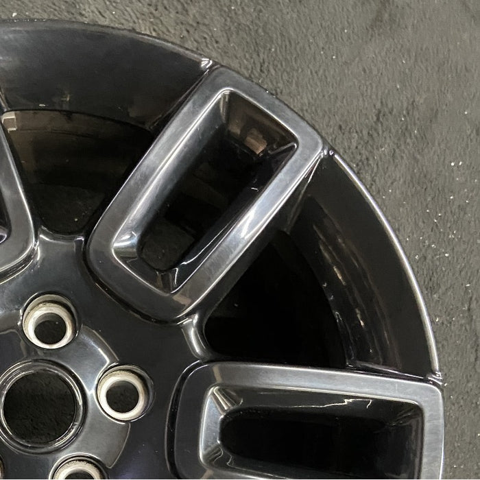 19" DEFENDER 20-22 19x8 6 spoke straight spoke gloss black Original OEM Wheel - Close-Up Detail