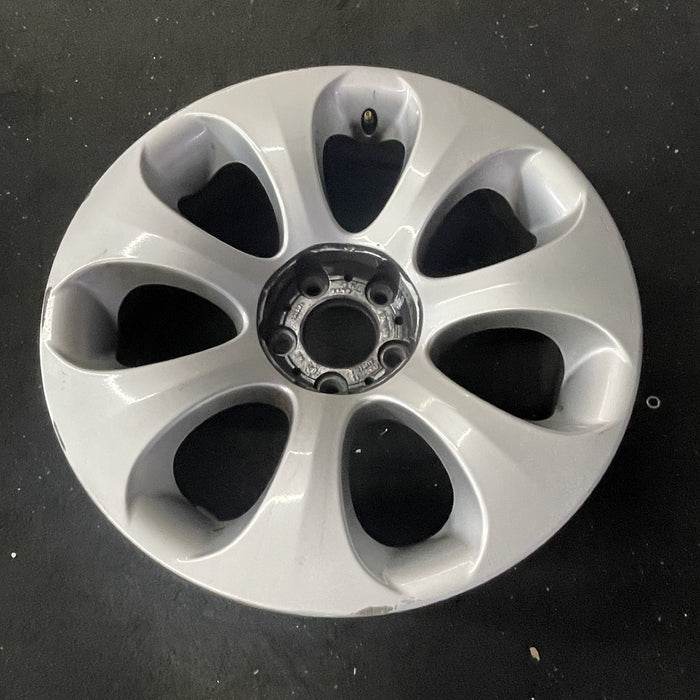 19" BMW 645i 04-05 19x8.5 , 7 spoke, flared spoke Original OEM Wheel Rim - Close-Up Detail