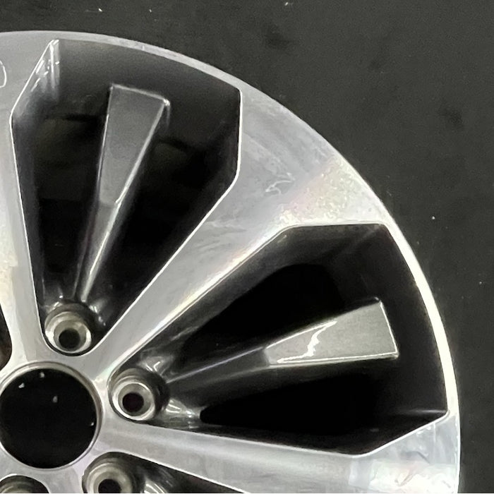 20" FORD F150 PICKUP 17 20x8.5 12 spoke machined face flash gray pockets - Close-Up Detail