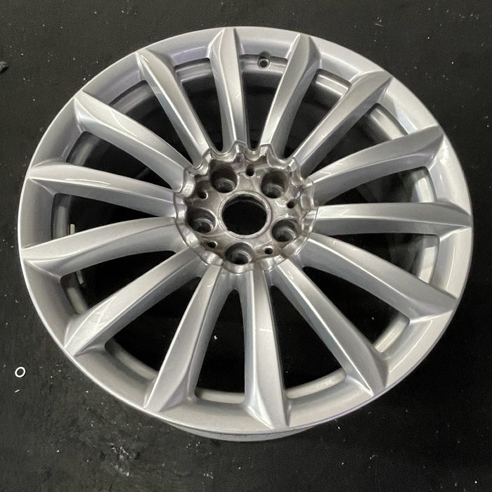 19" 640i GT 18-19 19x8.5, 7 V spoke Original OEM Wheel Rim - Close-Up Detail