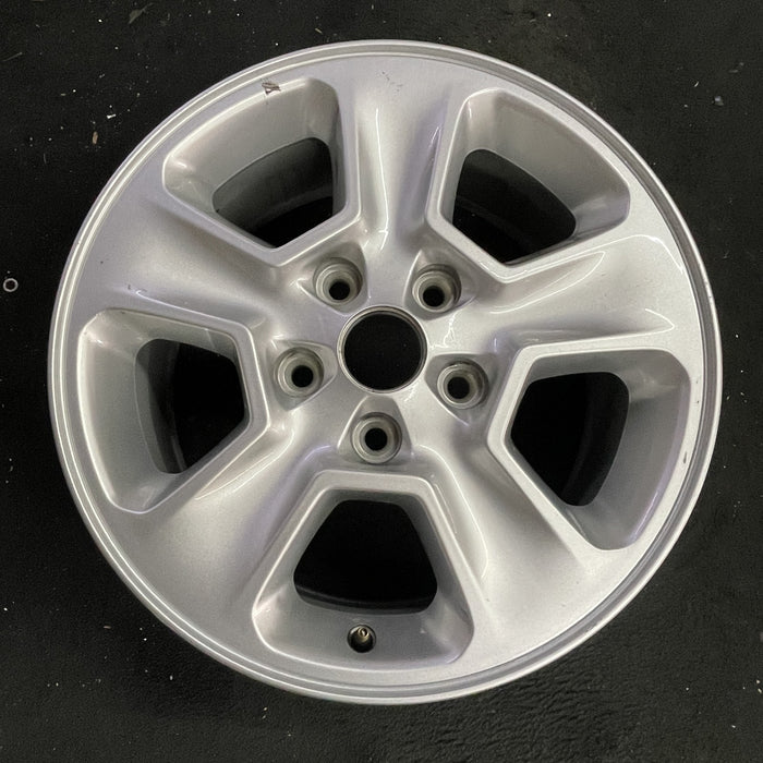 17" GRAND CHEROKEE 14-17 17x8 Original OEM Wheel Rim - Angle View