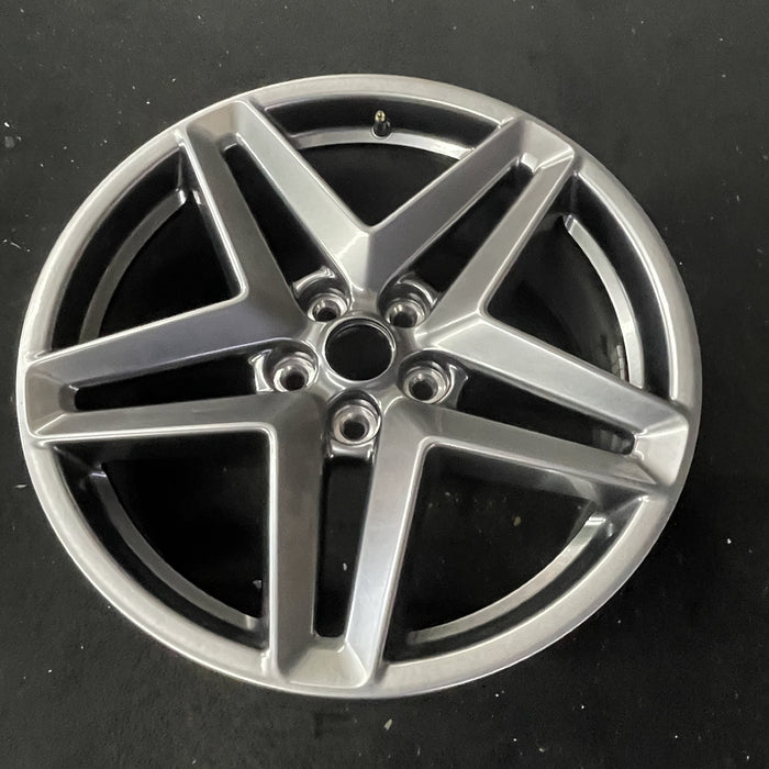 19" MUSTANG 24 19x8.5, , split spoke, silver Original OEM Wheel Rim - Close-Up Detail