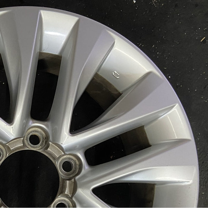 18" LEXUS GX460 14-17 18x7.5 alloy 6 spoke split spoke V spoke silver Original - Close-Up Detail