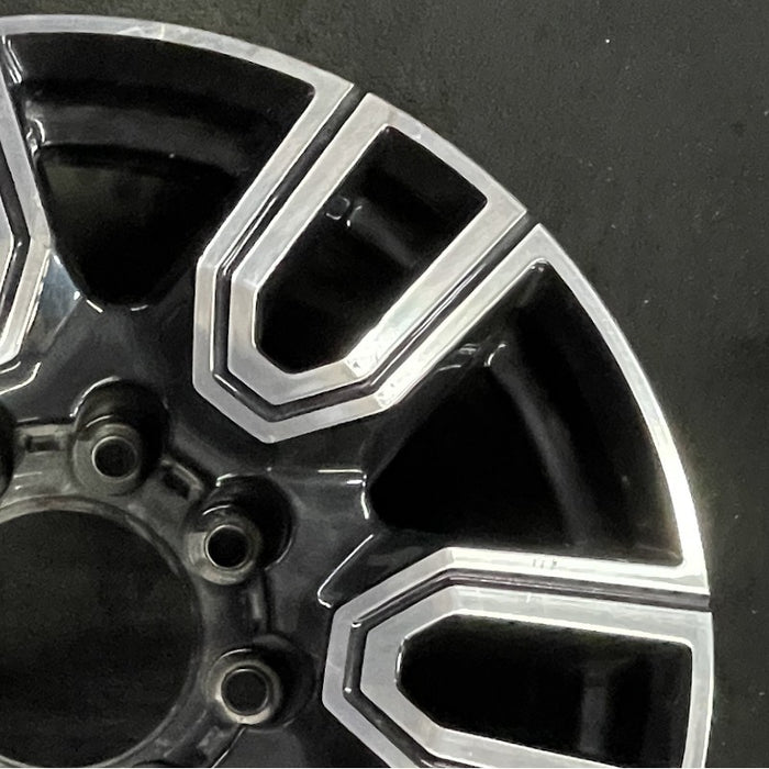 20" SIERRA 2500 PICKUP 20 20x8.5 12 spoke machined face accents black opt PYU - Close-Up Detail