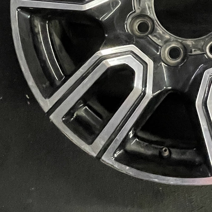 20" SIERRA 2500 PICKUP 20 20x8.5 12 spoke machined face accents black opt PYU - Additional View