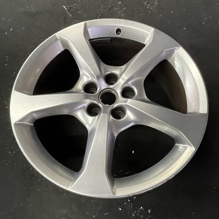 20" CAMARO 13 20x8 , , silver, opt R42, ID AAHY Original OEM Wheel Rim - Close-Up Detail