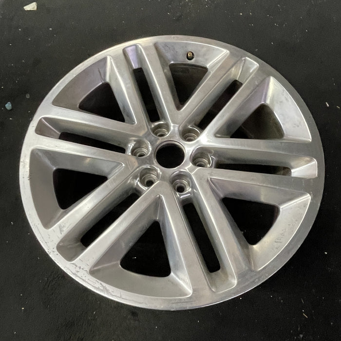 22" EXPEDITION 15-17 22x8.5 Original OEM Wheel Rim - Close-Up Detail