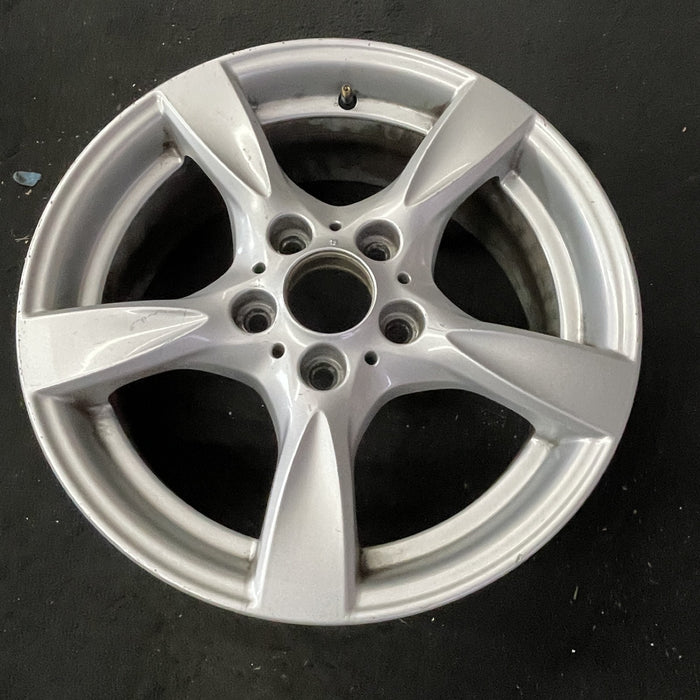 17" BMW 128i 08-13 17x7 , 5 spoke, solid spoke, peaked spoke edges Original OEM - Close-Up Detail