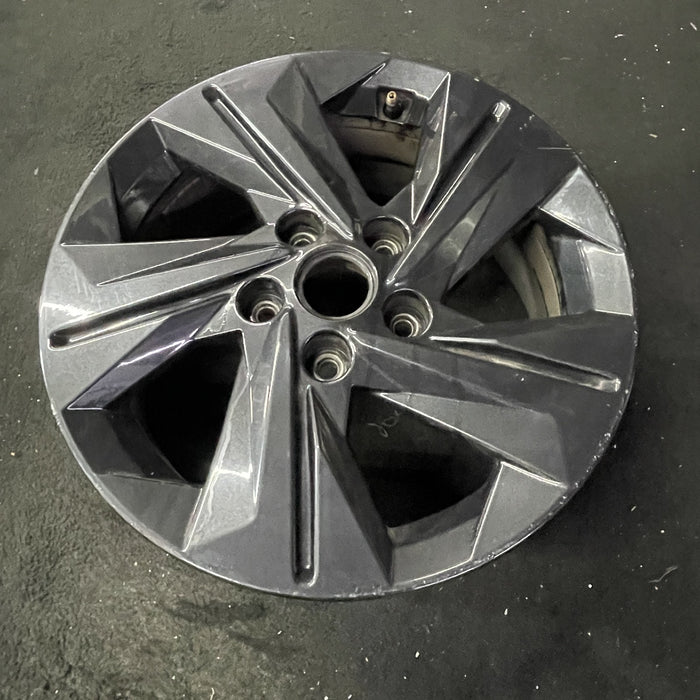 16" ELANTRA 21-23 16x6.5 Original OEM Wheel Rim - Close-Up Detail