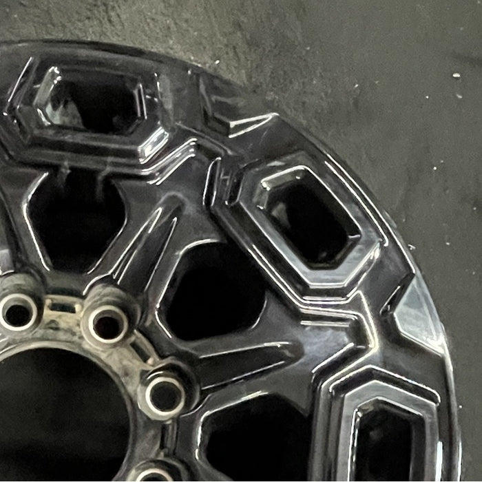 20" SIERRA 2500 PICKUP 20-21 20x8.5 16 hole high gloss black opt SHH Original - Close-Up Detail