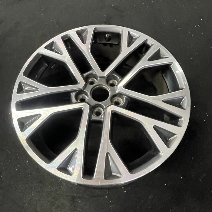 18" ESCAPE 20-21 18x7 , Original OEM Wheel Rim - Close-Up Detail