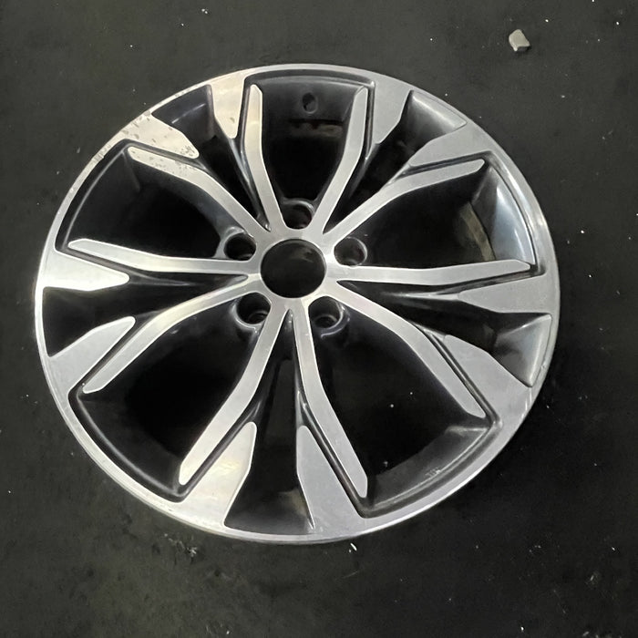 18" INFINITI QX30 17-19 18x7 , , grooved spoke Original OEM Wheel Rim - Close-Up Detail