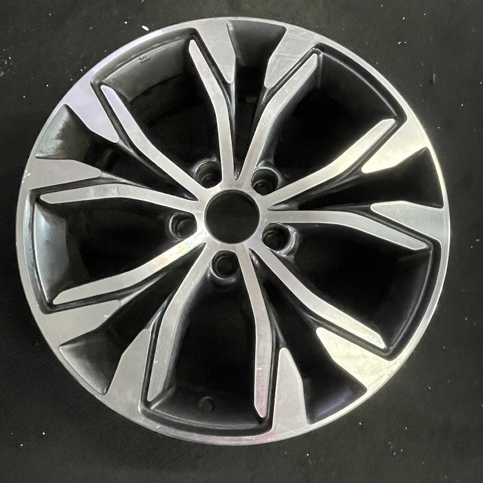 18" INFINITI QX30 17-19 18x7 , , grooved spoke Original OEM Wheel Rim - Angle View