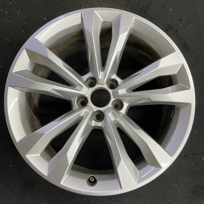19" AUDI Q7 17 19x8.5, , V spoke Original OEM Wheel Rim - Angle View