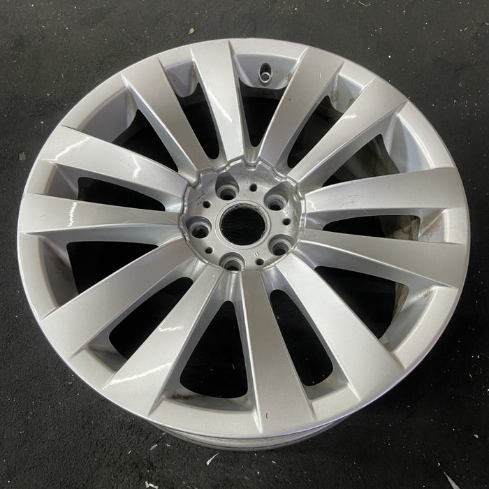 20" BMW 535i GT 10-17 20x10 , 12 V spokes Original OEM Wheel Rim - Close-Up Detail