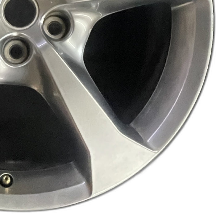 20" Original OEM Wheel Rim - Close-Up Detail