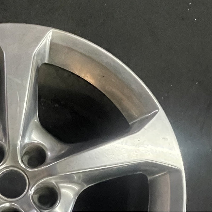 20" Original OEM Wheel Rim - Close-Up Detail