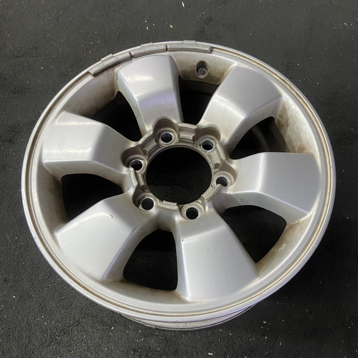 16" 4 RUNNER 03-09 16x7, alloy Original OEM Wheel Rim - Close-Up Detail