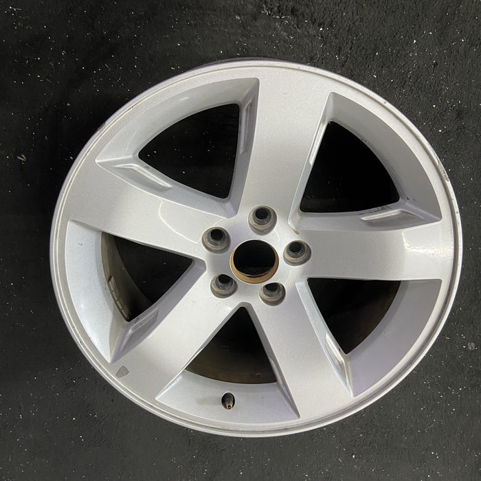 18" CHARGER 06 18x7.5, 5 spoke, w/o indented spokes Original OEM Wheel Rim - Close-Up Detail