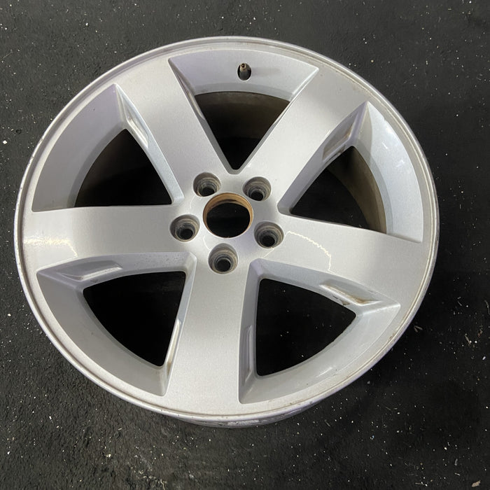 18" CHARGER 06 18x7.5, 5 spoke, w/o indented spokes Original OEM Wheel Rim - Close-Up Detail