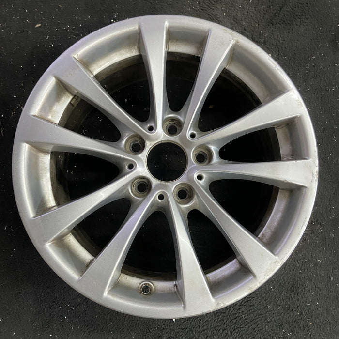 17" BMW 320i 12-13 , 17x7.5 , 5 spoke, V spoke, narrow spoke edge Original OEM - Angle View