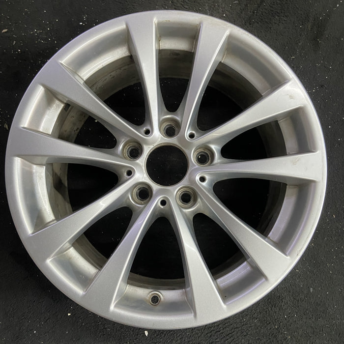 17" BMW 320i 12-13 , 17x7.5 , 5 spoke, V spoke, narrow spoke edge Original OEM - Angle View