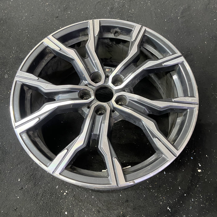 19" BMW X1 21-22 19x8 , 5 V spoke Original OEM Wheel Rim - Close-Up Detail