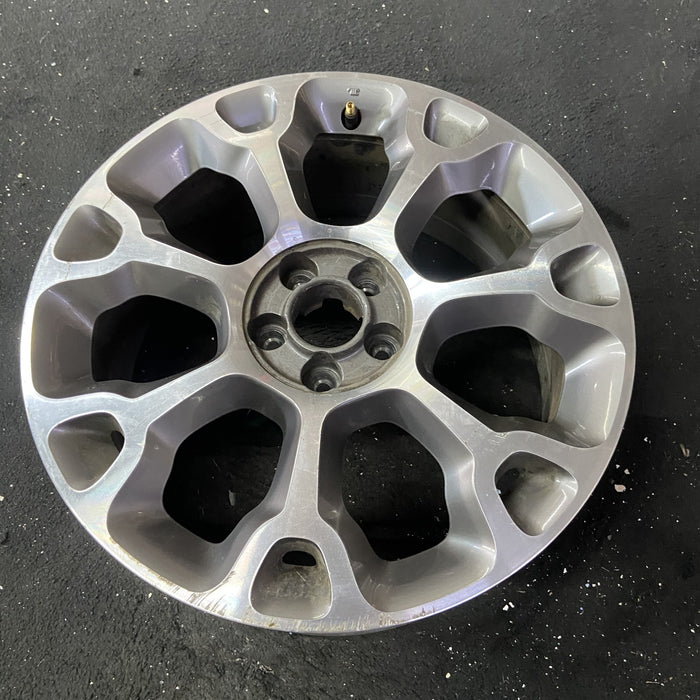 17" FIAT 500 14-15 4 Dr, 17x7 , 7 spoke, Y spoke design, machined finish - Close-Up Detail