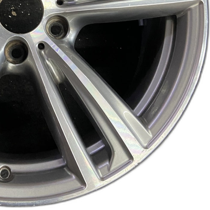 19" BMW 320i 14-15 19x8.5, 5 twin spokes Original OEM Wheel Rim - Close-Up Detail