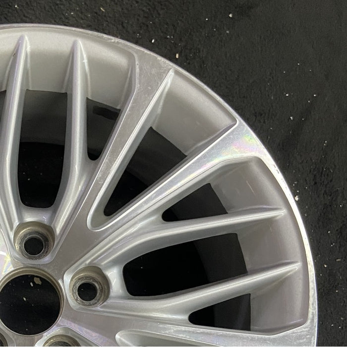 18" CAMRY 18-20 18x8 alloy 20 spoke silver Original OEM Wheel Rim - Close-Up Detail