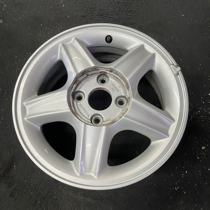 16" CL 97 16x6 , 5 spoke Original OEM Wheel Rim - Close-Up Detail
