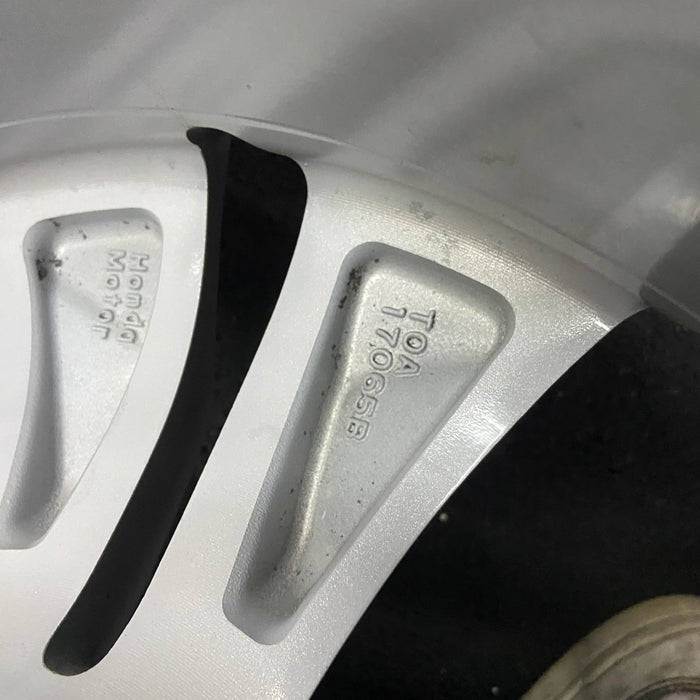 17" CR-V 12-14 17x6.5 , , lug nut aligned with narrow slot Original OEM Wheel - Additional View