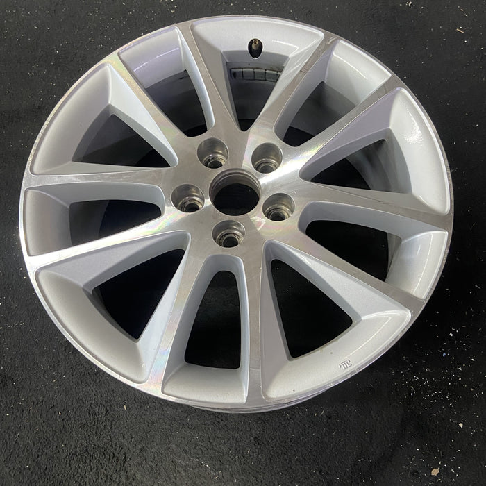 18" MATRIX 09-13 114mm bolt circle, 18x7 Original OEM Wheel Rim - Close-Up Detail