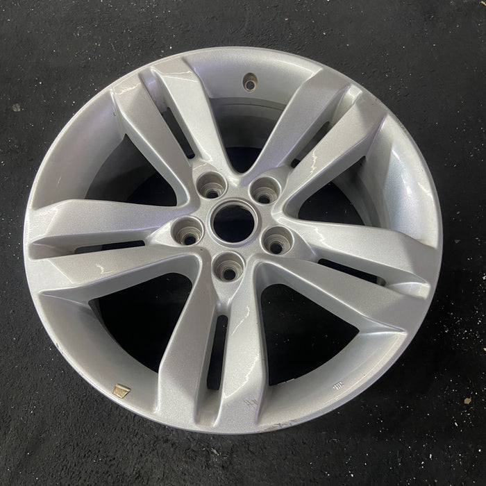 17" ALTIMA 10-12 17x7.5, Original OEM Wheel Rim - Close-Up Detail