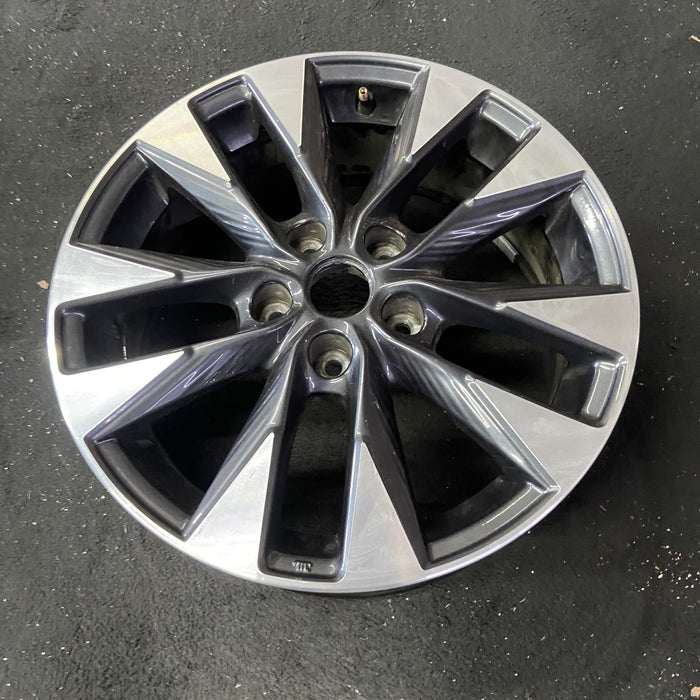 17" SENTRA 16 17x6.5 , 10 spoke Original OEM Wheel Rim - Close-Up Detail