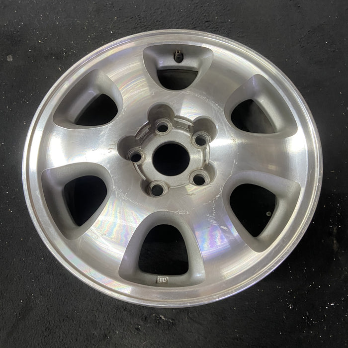 16" RAV4 96-97 16x6.5 , 6 spoke Original OEM Wheel Rim - Close-Up Detail