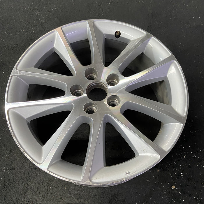 18" MATRIX 09-13 114mm bolt circle, 18x7 Original OEM Wheel Rim - Close-Up Detail